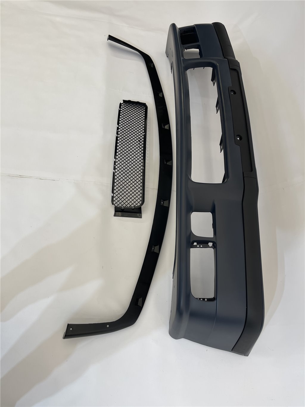 Rear bumper for BMW 3 Series E36 1990-2000 in M3 style Rear bumper for BMW 3 Series E36 1990-2000 in M3 style