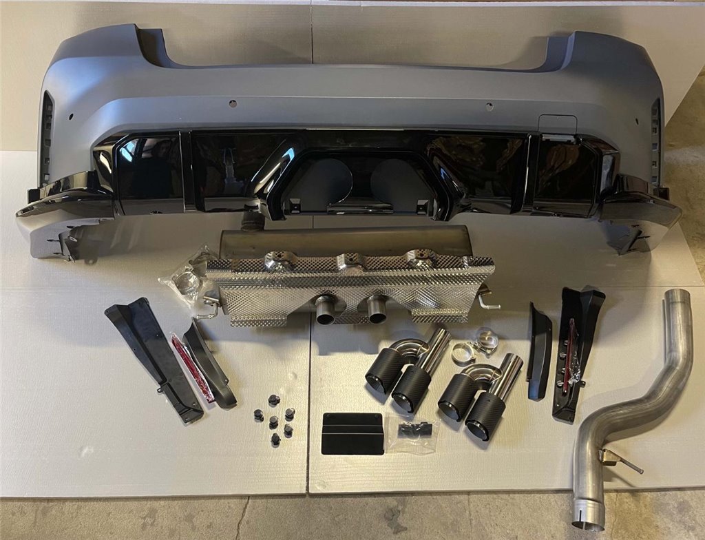 PARAURTI POSTERIORE G80 M3 PERFORMANCE LOOK CON SCARICO PER BMW G20-G20 M3 PARAURTI POSTERIORE G80 M3 PERFORMANCE LOOK CON SCARICO PER BMW G20-G20 M3