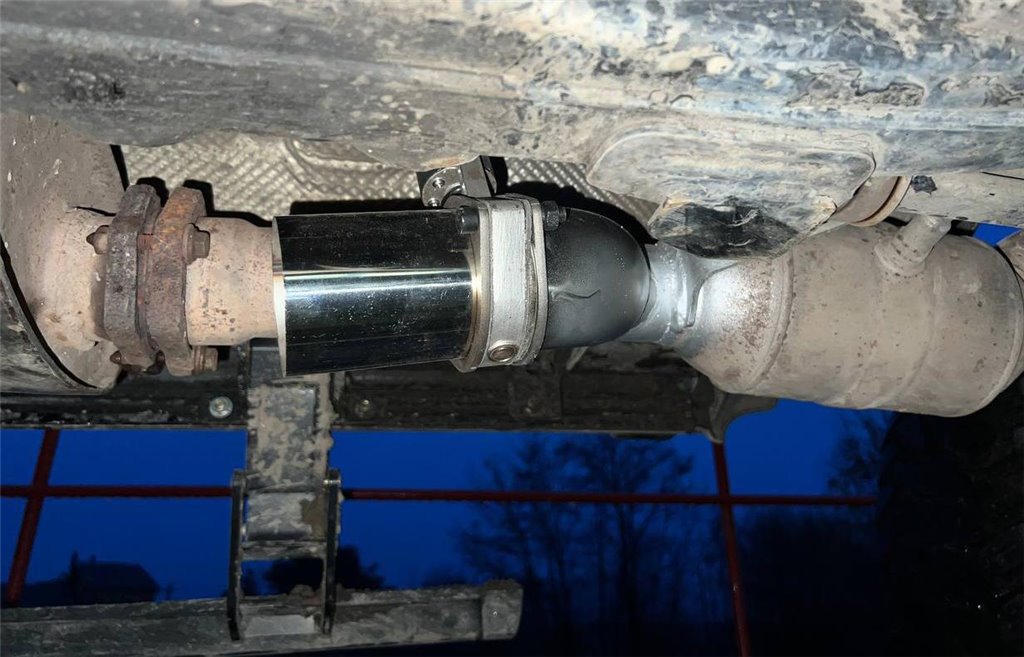 Elektrisch ferngesteuertes Leistungsventil für Abgasanlage Mercedes-Benz W463-Dekorative und funktionelle Accessoires Elektrisch ferngesteuertes Leistungsventil für Abgasanlage Mercedes-Benz W463-Dekorative und funktionelle Accessoires