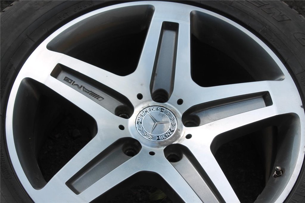 AMG Felgen R19 mit Bereifung für Mercedes-Benz W463 G-Klasse 4St.-Komponenten für Aufhängung und Lenkung AMG Felgen R19 mit Bereifung für Mercedes-Benz W463 G-Klasse 4St.-Komponenten für Aufhängung und Lenkung