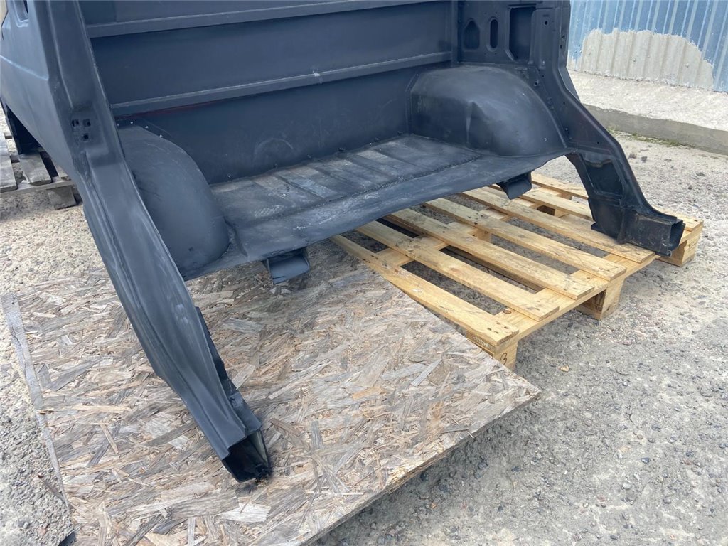 Edelstahl Heckkofferaufbau für 6x6 G-Klasse W463-G Class W463 6x6