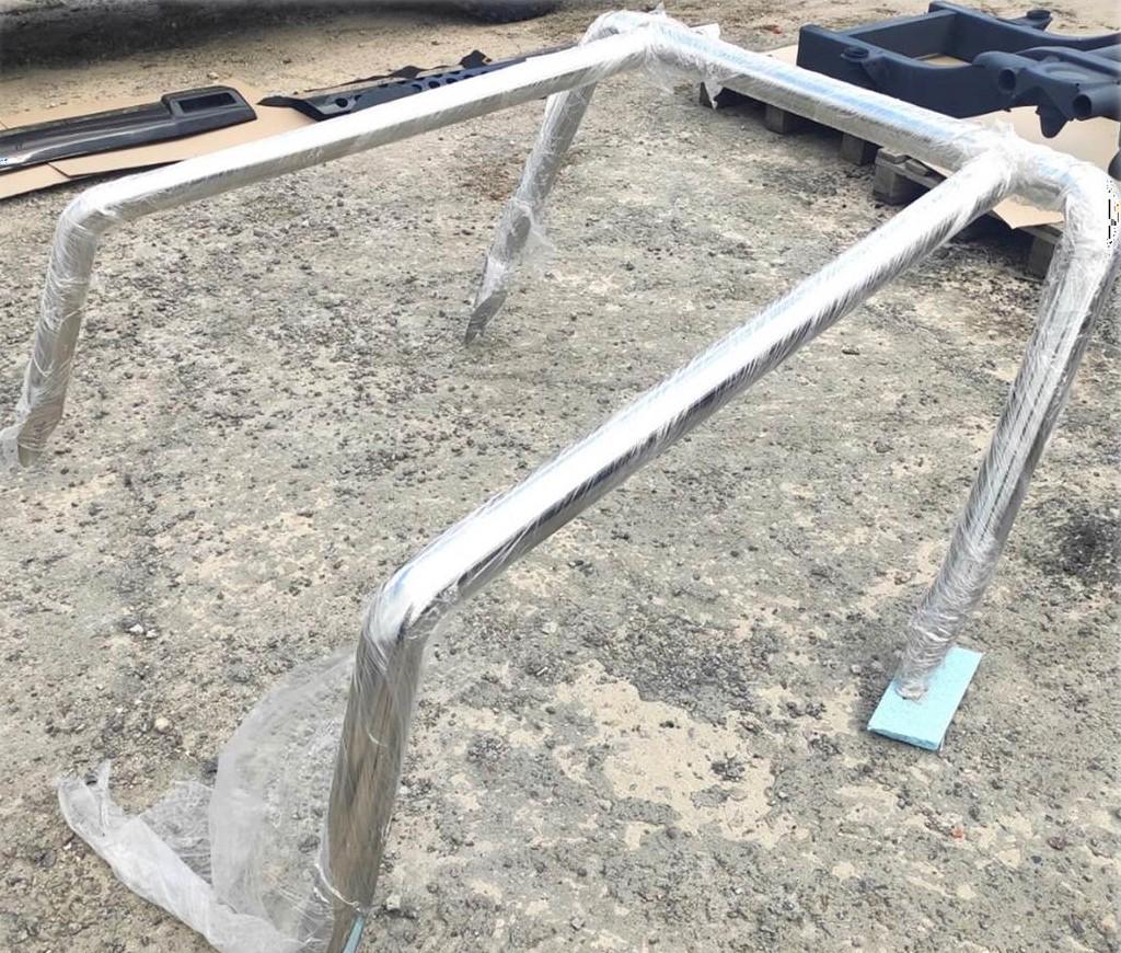 Back upper arch of polished stainless steel for Mercedes-Benz W463 6x6 G-Class-G Class W463 6x6 Back upper arch of polished stainless steel for Mercedes-Benz W463 6x6 G-Class-G Class W463 6x6