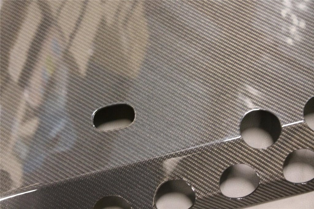 Carbon fiber front skid plate for Mercedes-Benz W463 6x6 G-Class-G Class W463 6x6 Carbon fiber front skid plate for Mercedes-Benz W463 6x6 G-Class-G Class W463 6x6