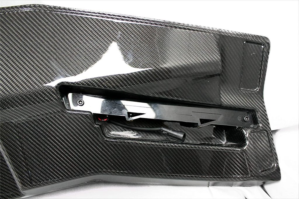 Carbon fiber front roof spoiler with LEDs for Mercedes-Benz W463 G-Wagon 4x4 6x6-G Class W463 4x4 Carbon fiber front roof spoiler with LEDs for Mercedes-Benz W463 G-Wagon 4x4 6x6-G Class W463 4x4