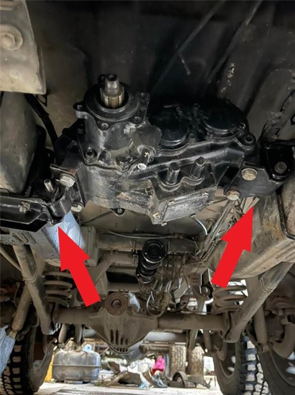 Befestigungsbügel für Verteilergetriebe für Mercedes W463 6x6-G Class W463 6x6 Befestigungsbügel für Verteilergetriebe für Mercedes W463 6x6-G Class W463 6x6
