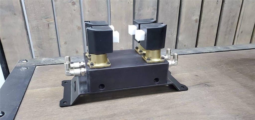 Automatic Wheels Inflation System CTIS for 4 Beadlock wheels Mercedes-Benz W463 4x4-G Class W463 4x4