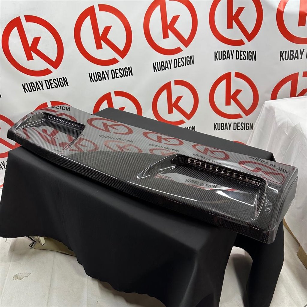 Kohlefaser Frontdachspoiler mit LEDs für Mercedes-Benz W463A 4x4 A4638807303/008-G Class W463A 4x4 Kohlefaser Frontdachspoiler mit LEDs für Mercedes-Benz W463A 4x4 A4638807303/008-G Class W463A 4x4