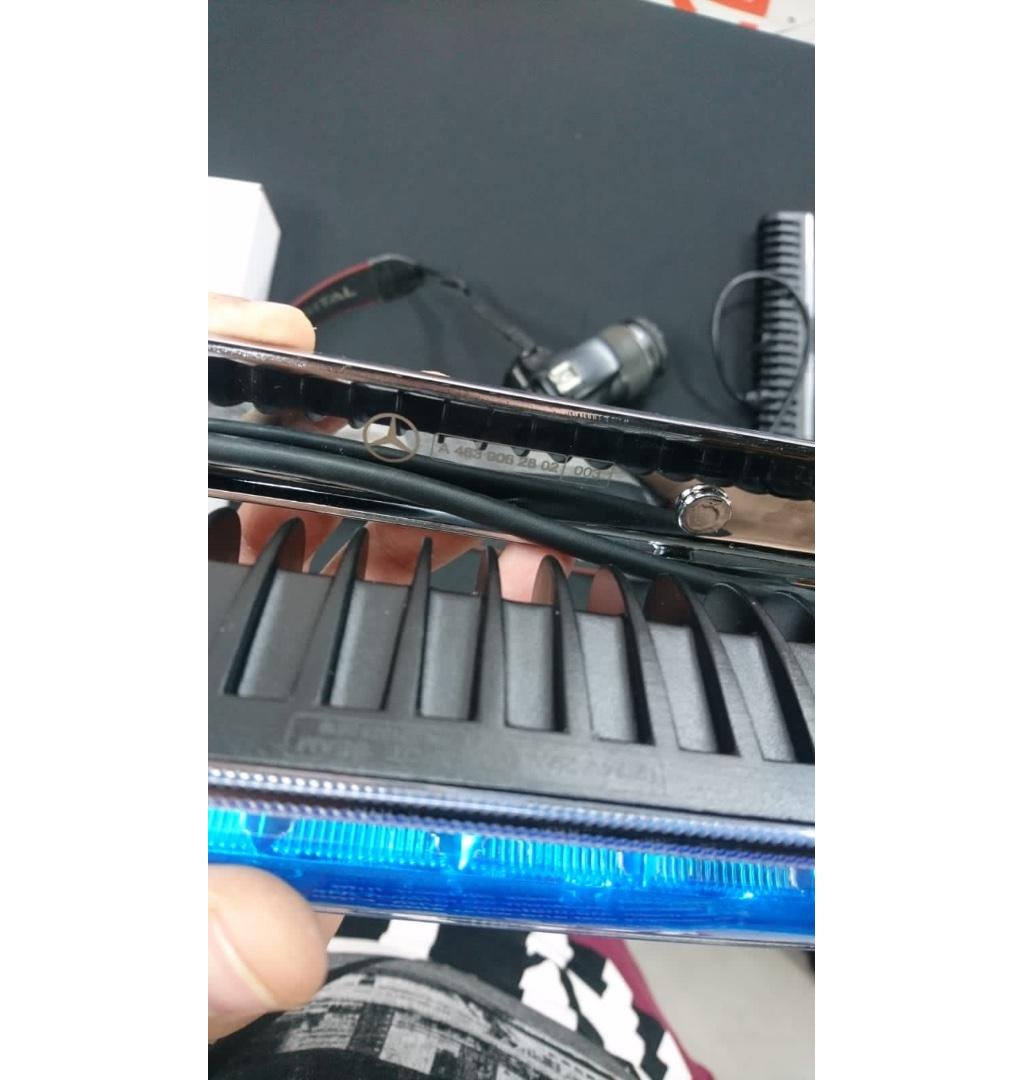 Kohlefaser Frontdachspoiler mit LEDs für Mercedes-Benz W463A 4x4 A4638807303/008-G Class W463A 4x4 Kohlefaser Frontdachspoiler mit LEDs für Mercedes-Benz W463A 4x4 A4638807303/008-G Class W463A 4x4