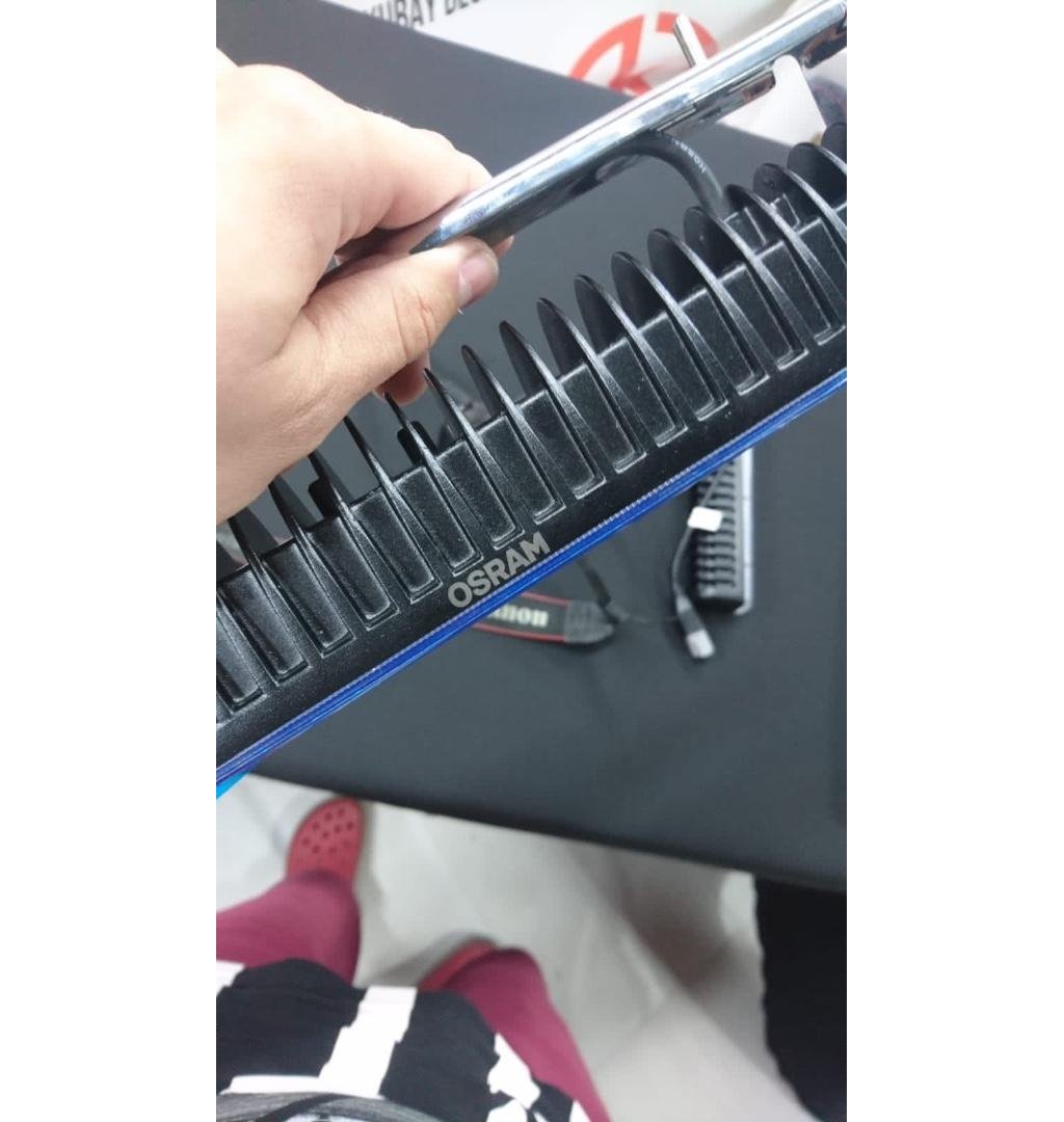 Kohlefaser Frontdachspoiler mit LEDs für Mercedes-Benz W463A 4x4 A4638807303/008-G Class W463A 4x4 Kohlefaser Frontdachspoiler mit LEDs für Mercedes-Benz W463A 4x4 A4638807303/008-G Class W463A 4x4