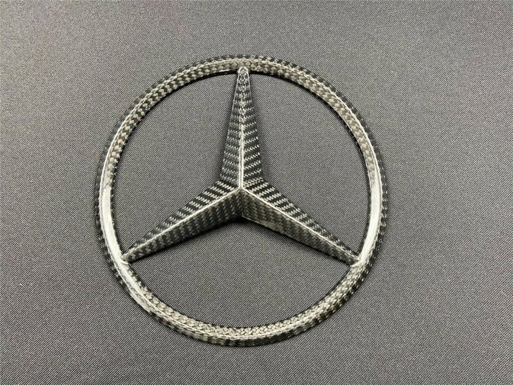 Griglia del radiatore in fibra di carbonio stile stella distintivo logo emblema per le auto Mercedes-Benz-Emblemi