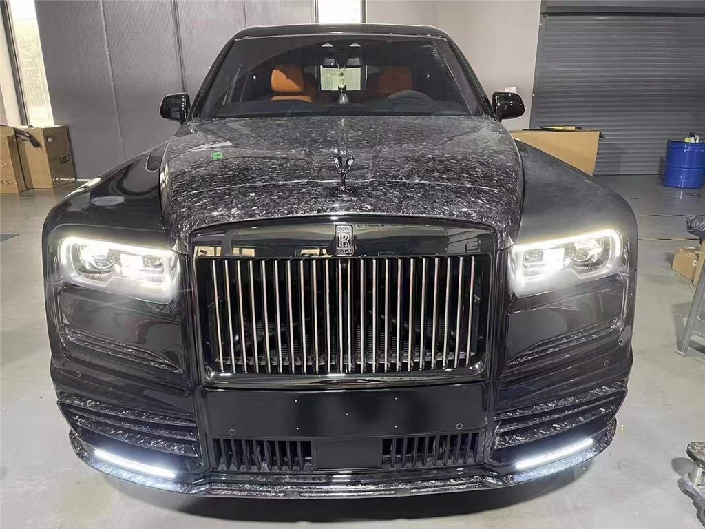 FORGED Сarbonfaser-Karosseriekit im Mansory-Stil für Rolls-Royce Cullinan-Rolls Royce Cullinan