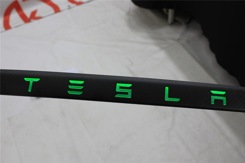 Rivestimento del bagagliaio in fibra di carbonio con LED per Tesla Modes S-Modes S