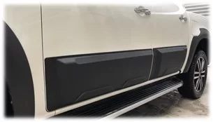 Toyota Hilux pannelli laterali in FRP-Hillux