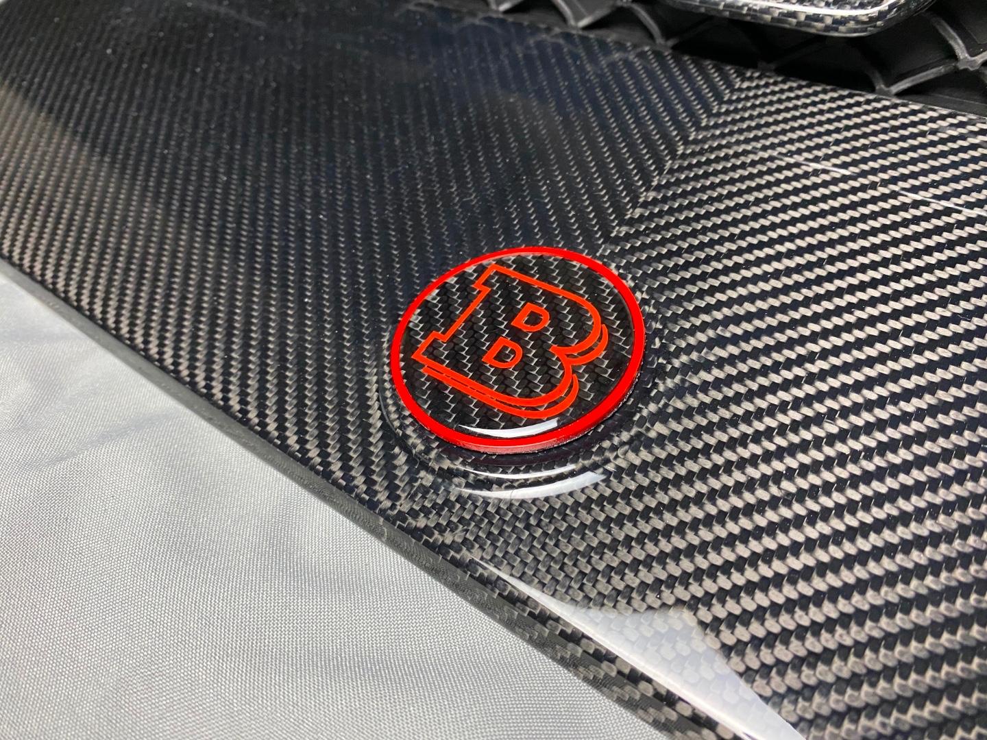 2-component red metallic carbon Brabus badge logo emblem 53mm for hood  scoop Mercedes-Benz W463A W464 G-Class — Kubay Design