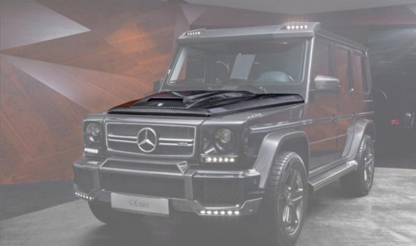 Carbon fiber solid hood bonnet with integrated scoop for Mercedes-Benz G-Class W463, lightweight UV-protected upgrade with aggressive styling