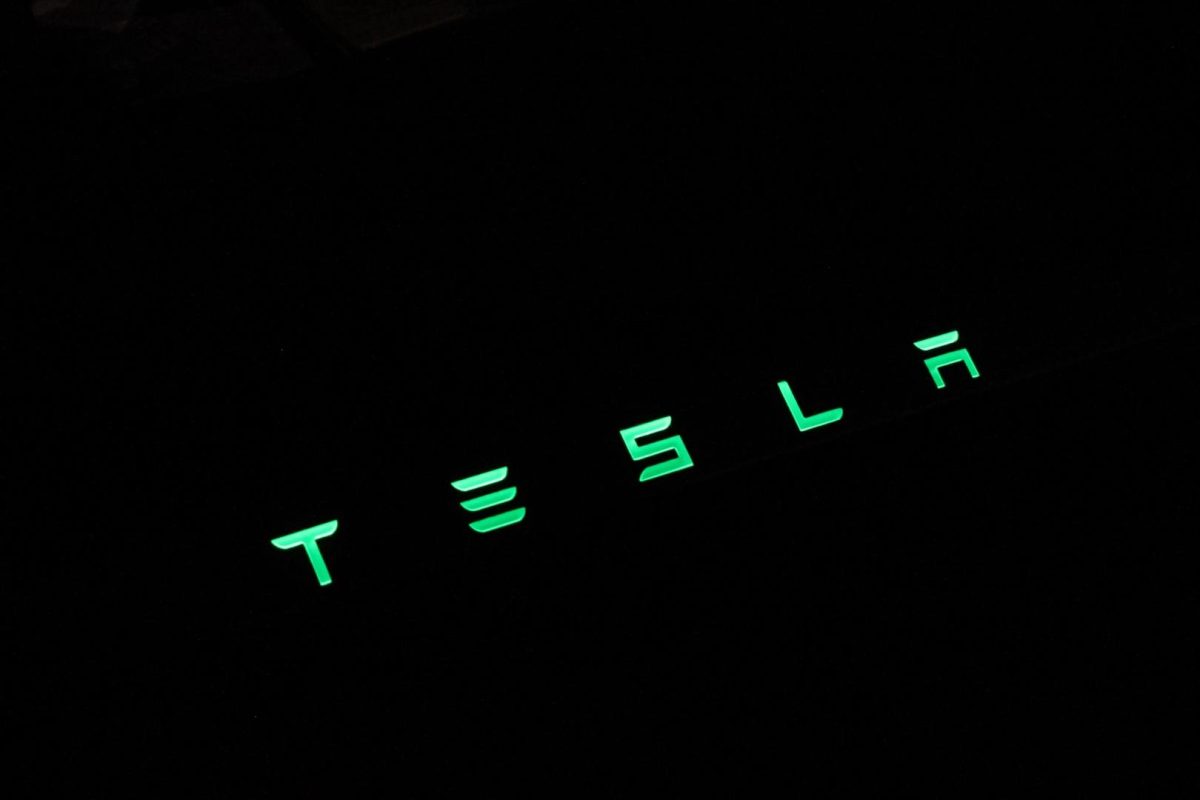 Carbon Fiber Rear Trunk Trim with LED for Tesla Model S - Image 3