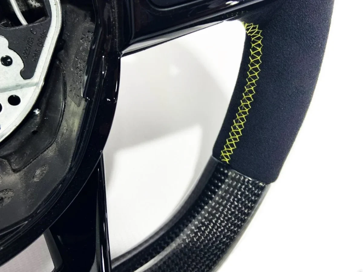 Carbon Alcantara racing wheel Mercedes interior mod