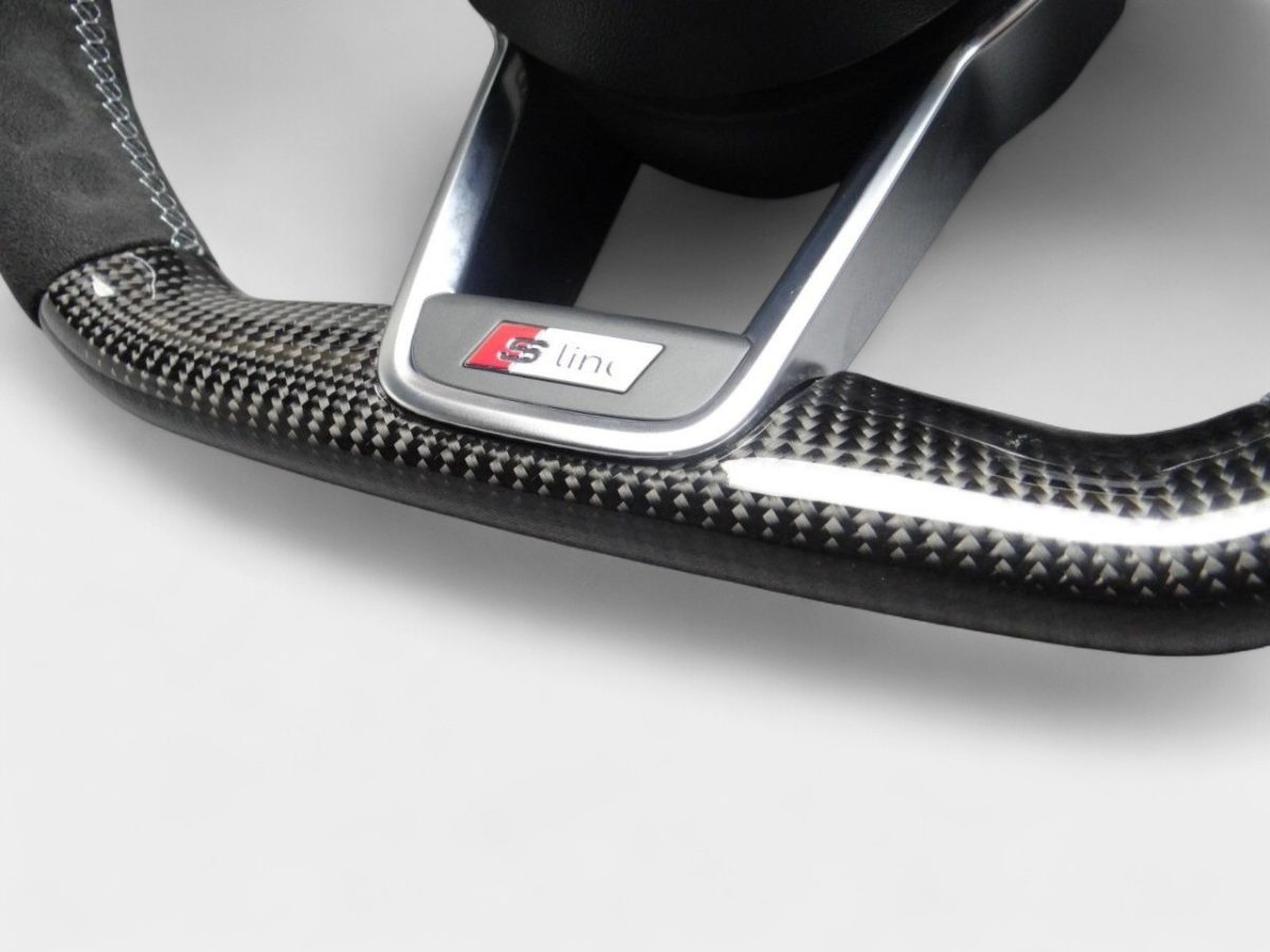 white stripe carbon steering wheel audi r8