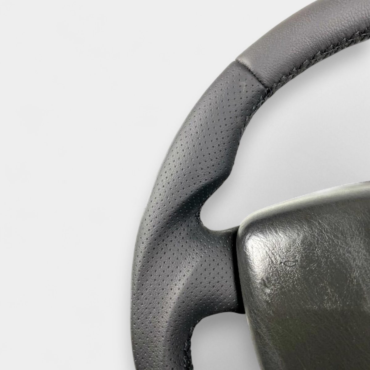 traffic vivaro primastar steering wheel leather