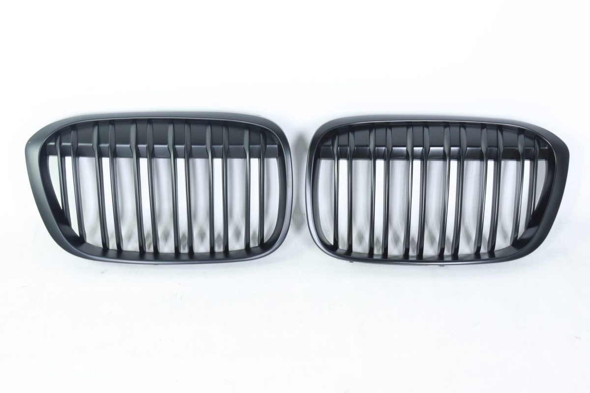 BMW X1 F48 matte grille
