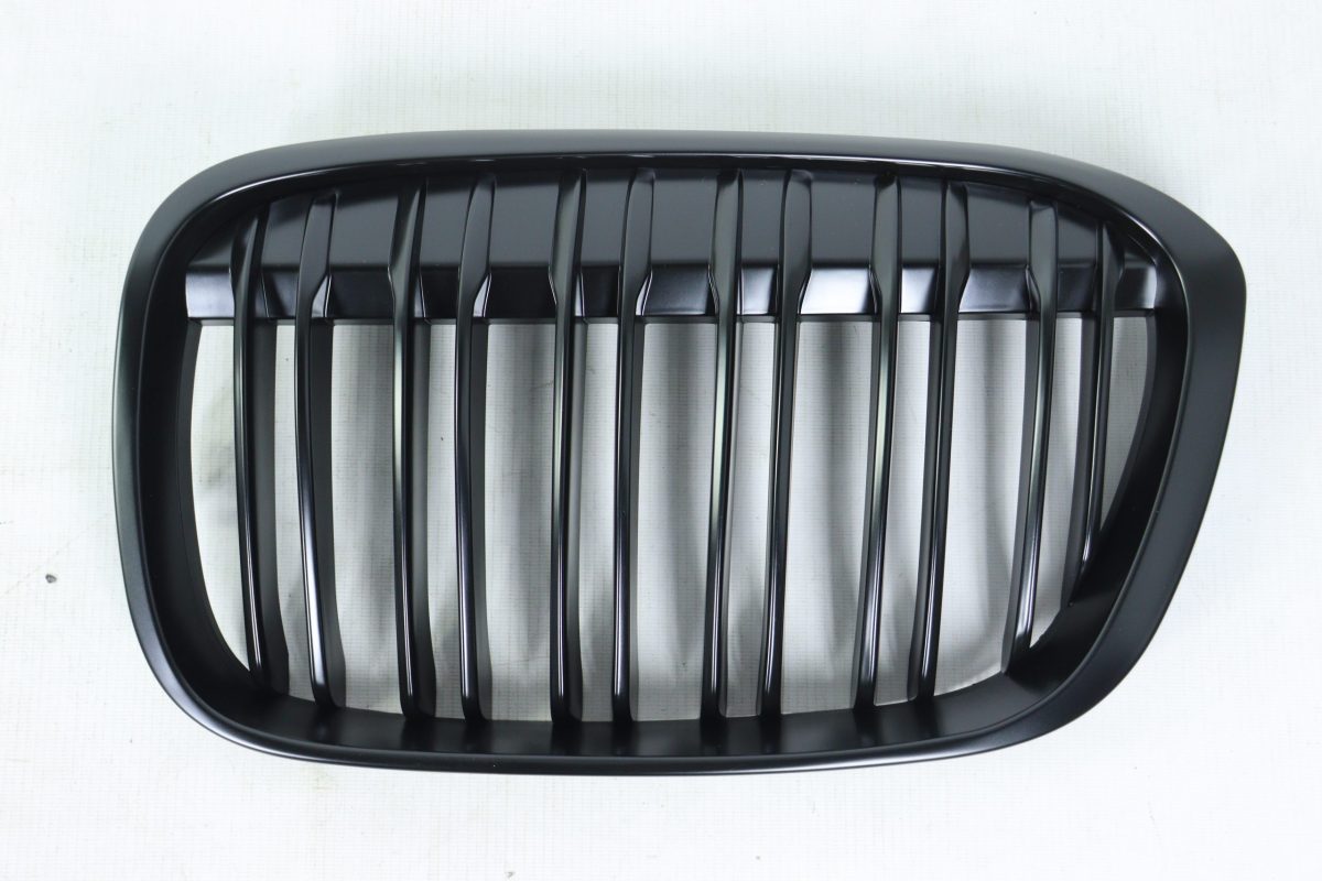 BMW X1 F48 front grille