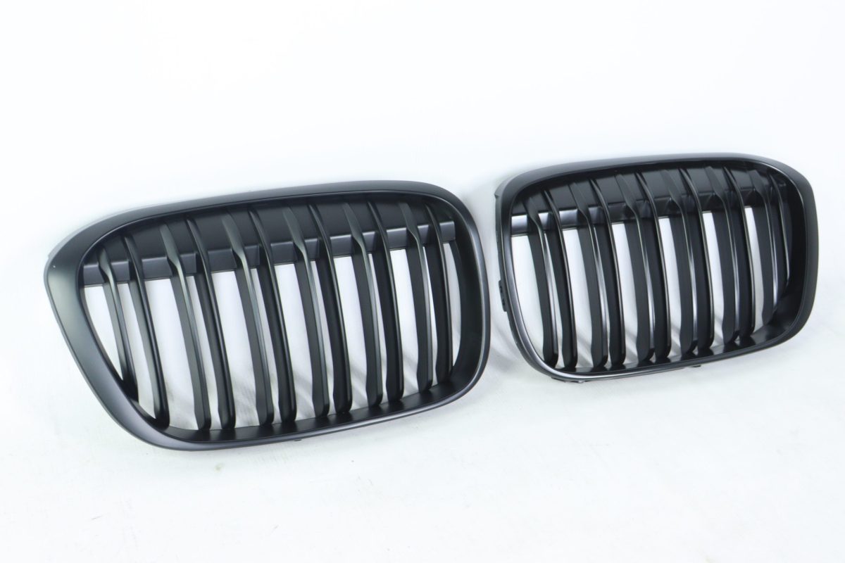 BMW X1 sport grille