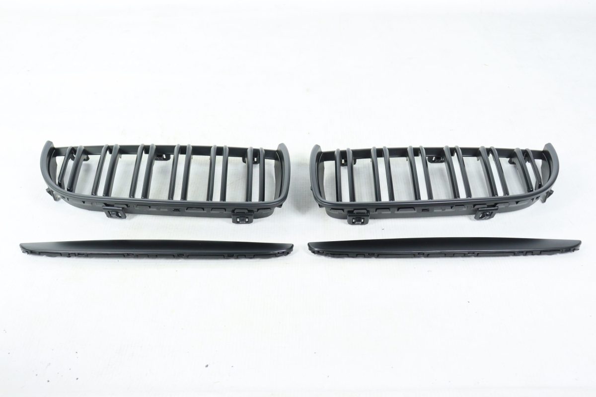 BMW E90 matte black kidney grille