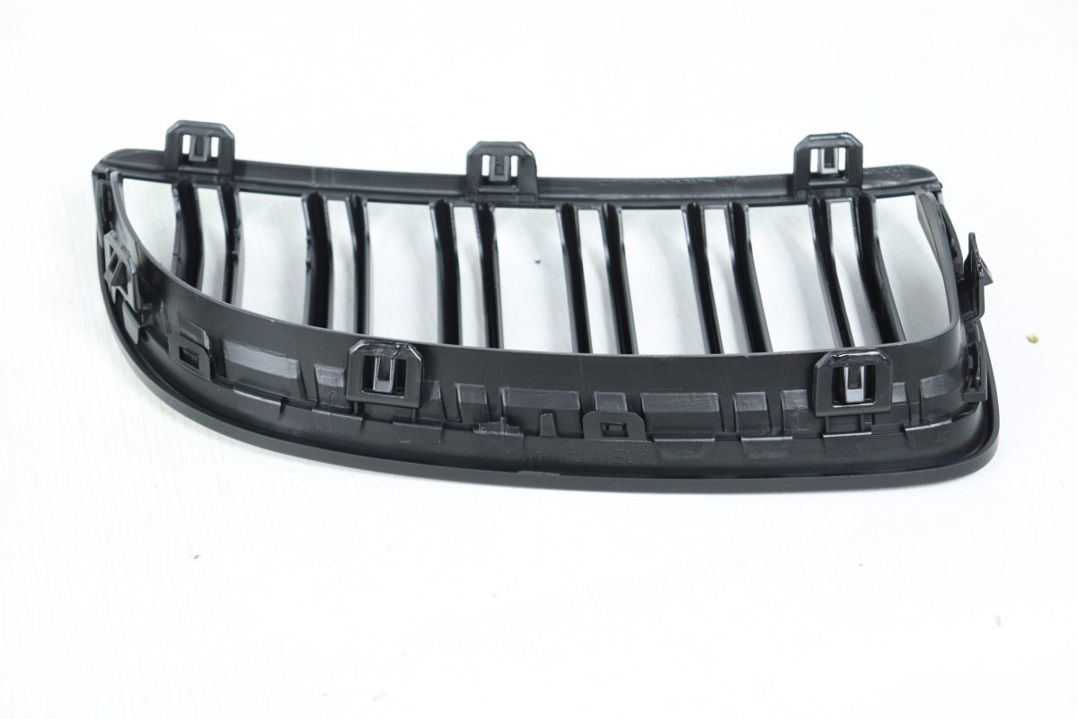 BMW E90 M package grille