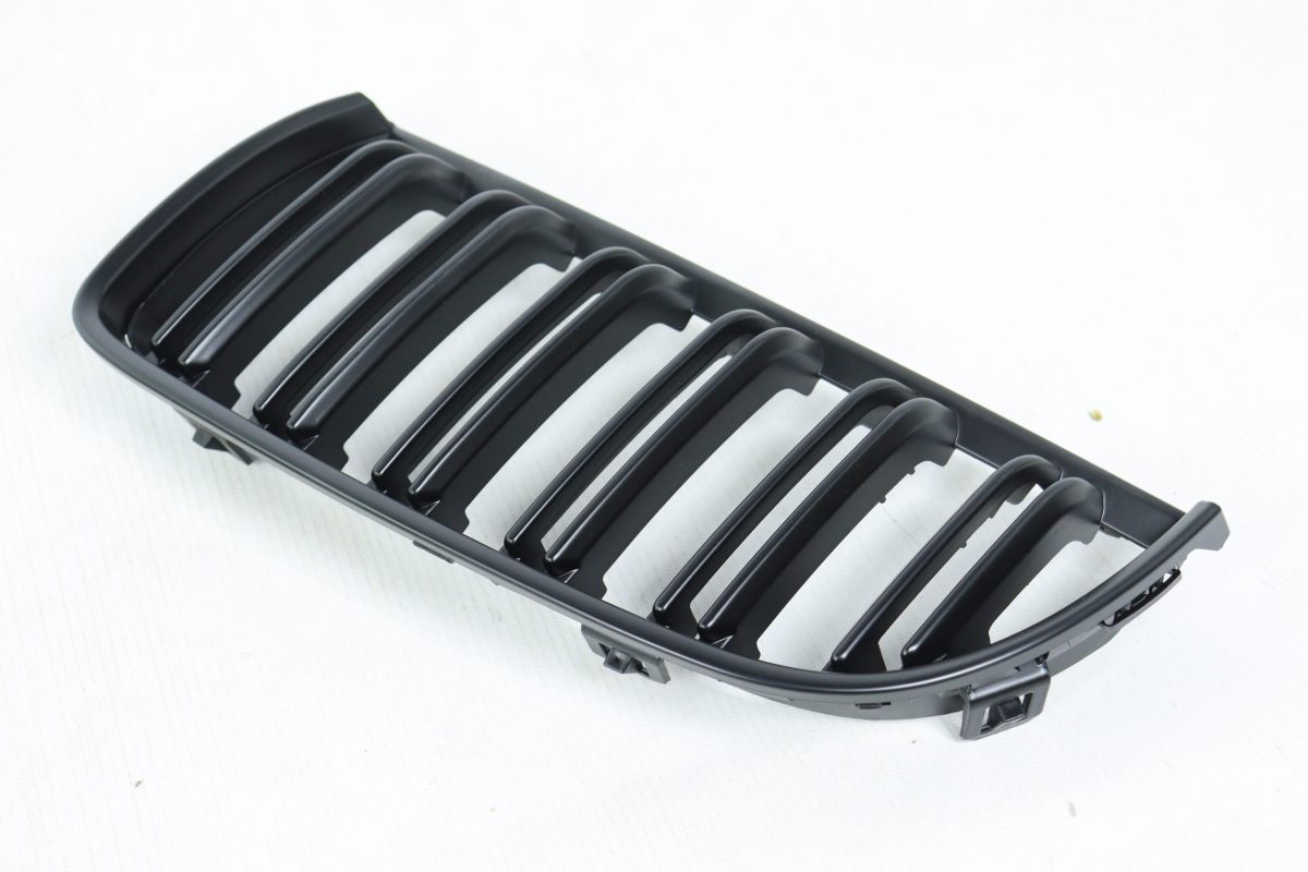 BMW E90 black front grille
