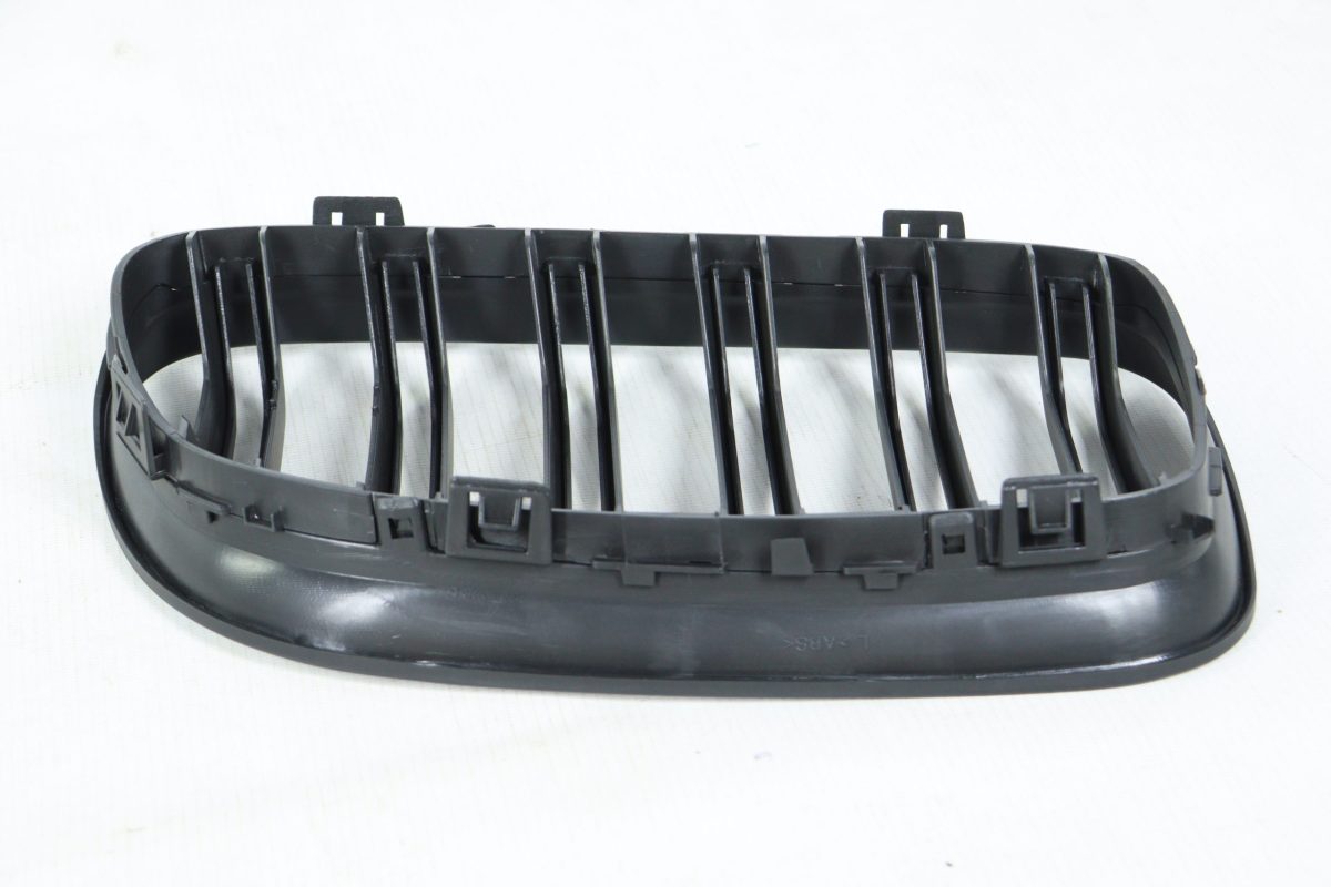 BMW E90 M package grille