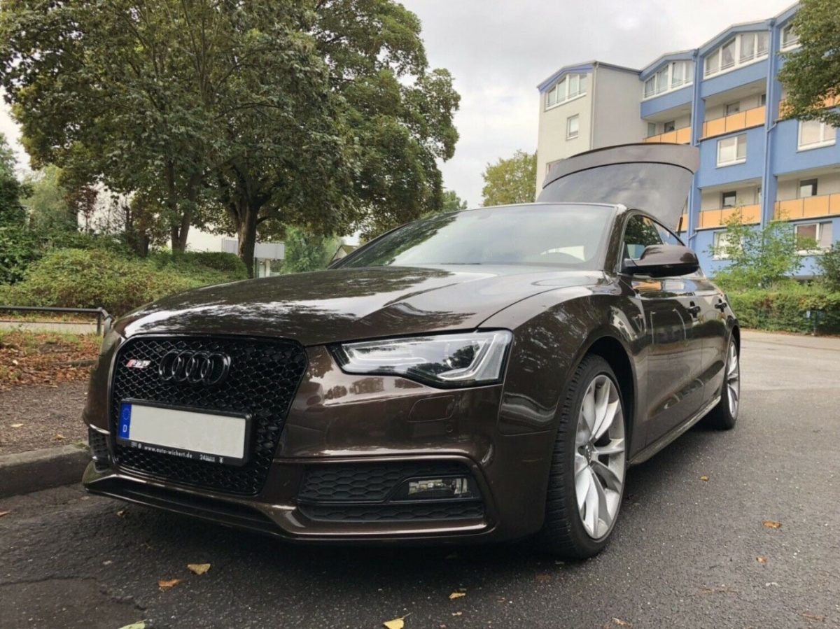 Audi A5 black radiator grille upgrade