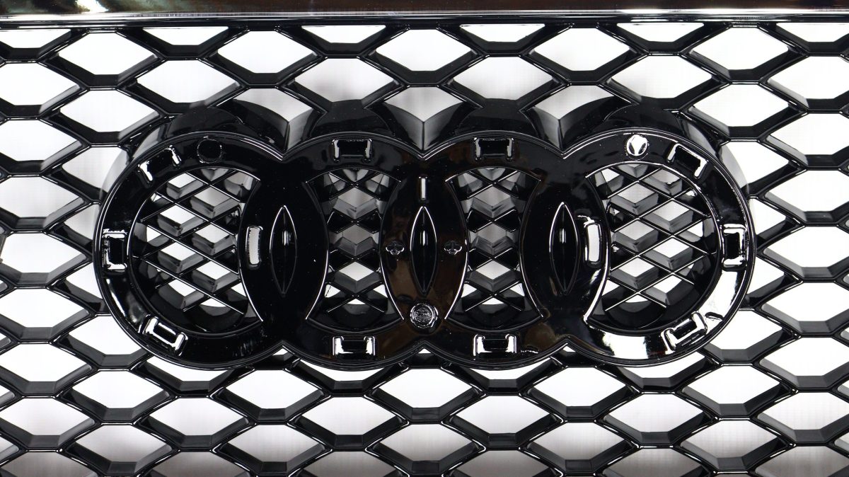 Audi A6 sporty chrome grille