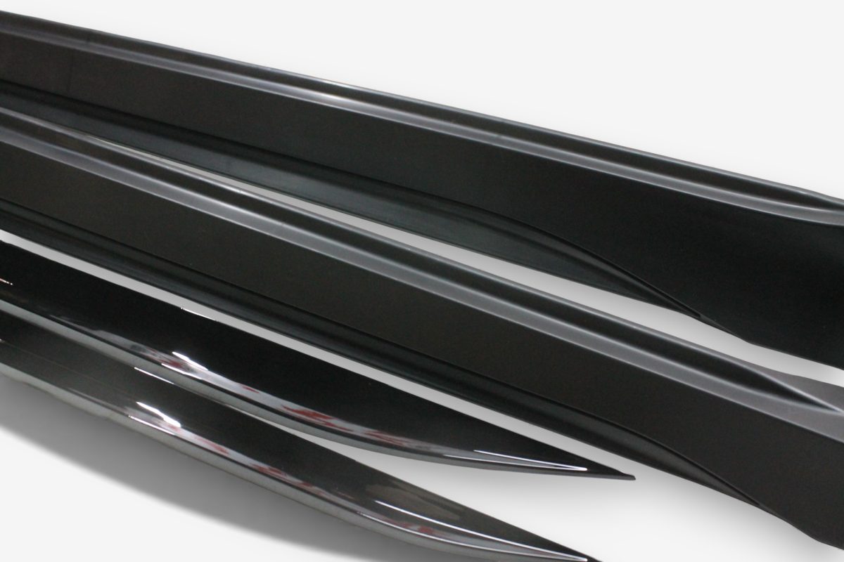 Black performance skirts Audi A7