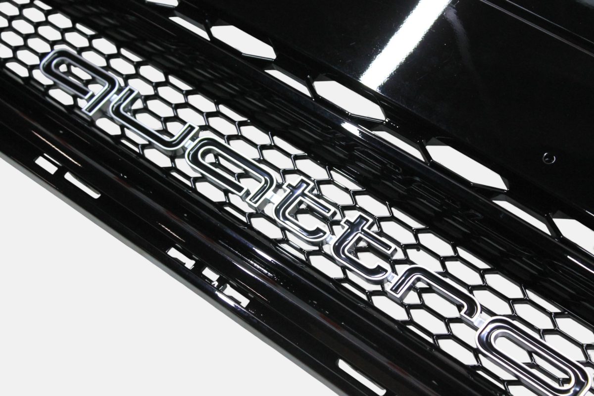 Quattro black grille Audi 8U