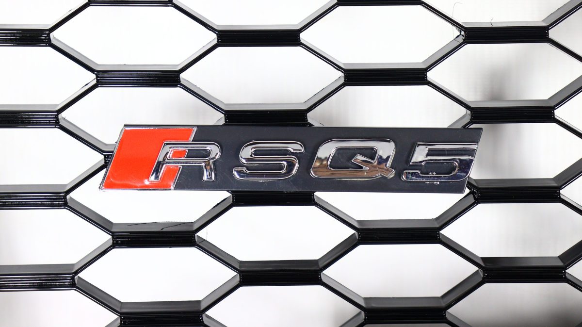 Audi Q5 RSQ5 black grille