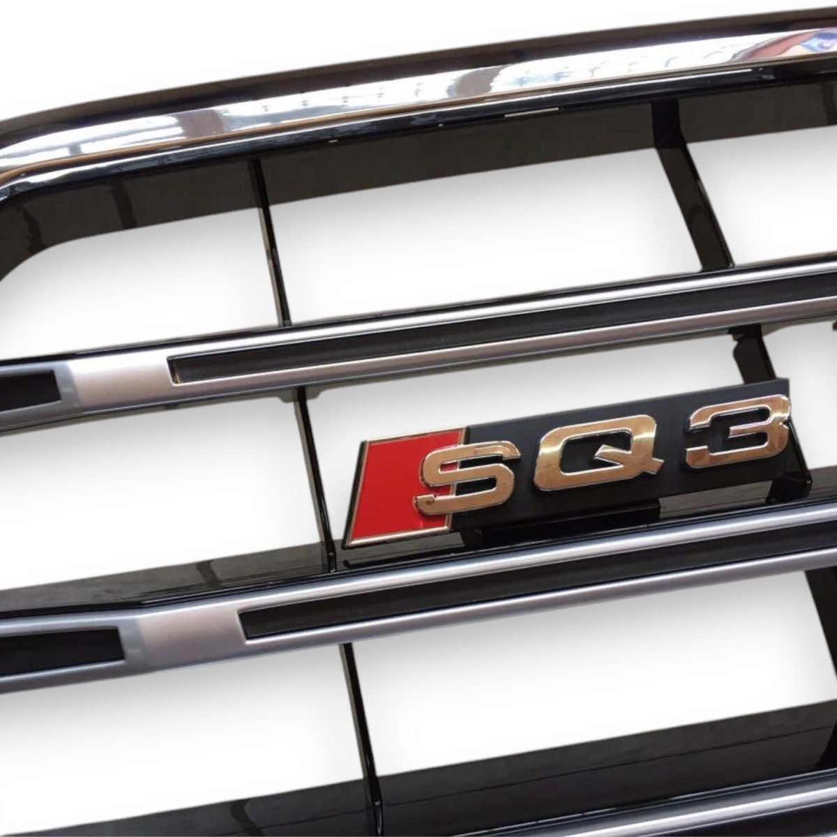 SQ-style horizontal grille Q3