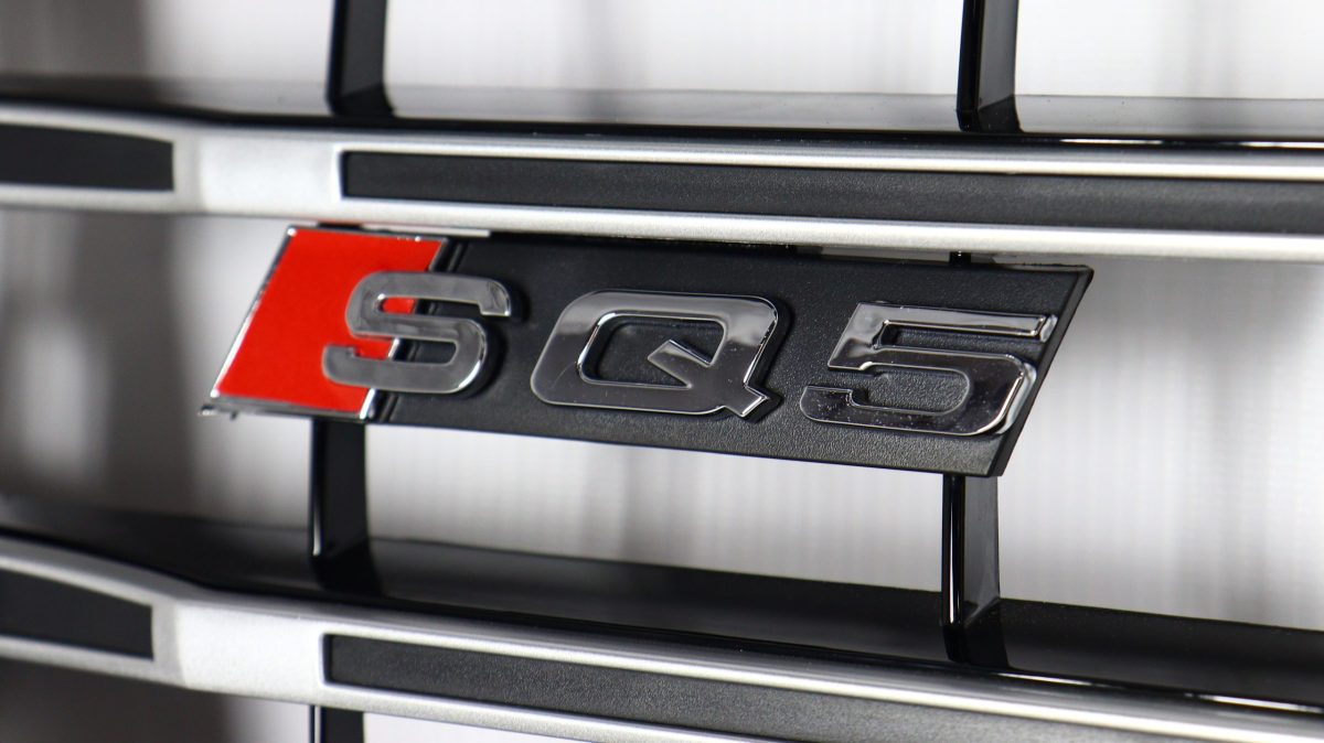 Audi Q5 8R SQ5 style chrome grille
