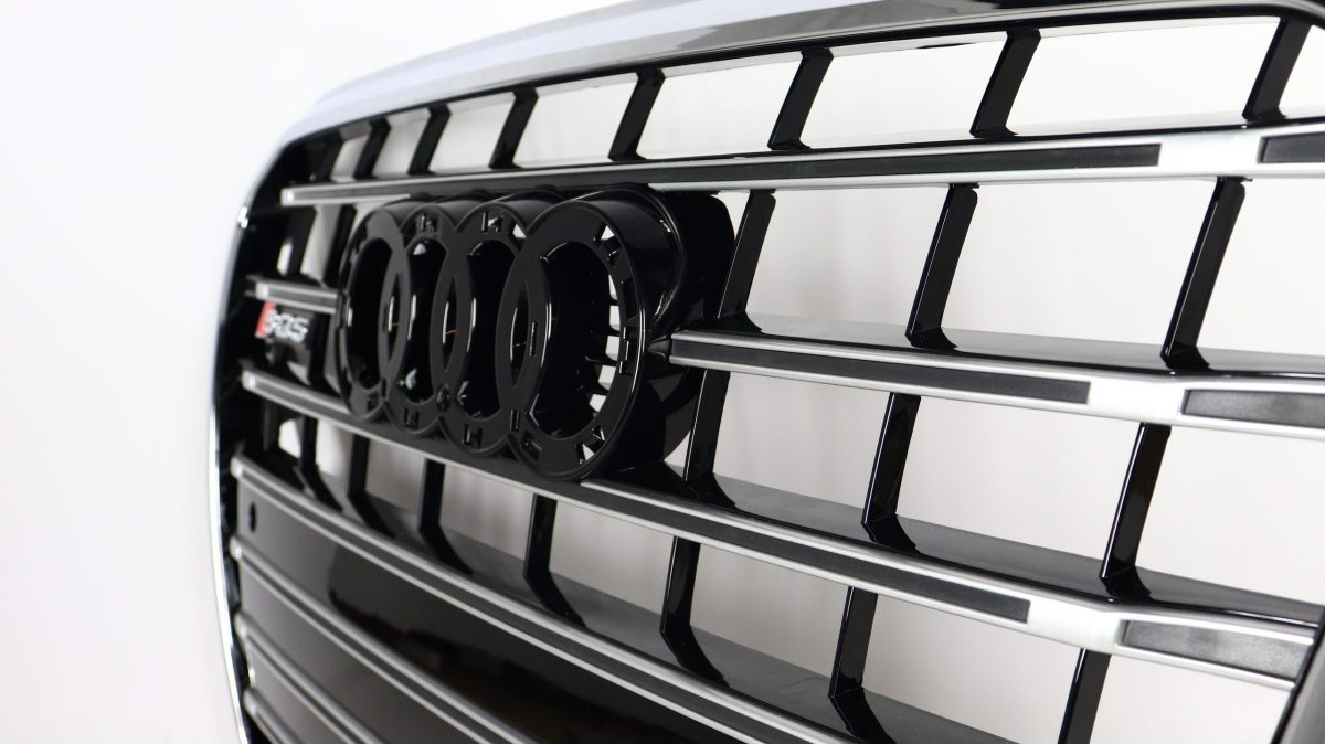 Audi Q5 S-Line chrome black grille