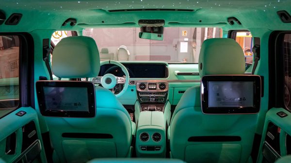 Tiffany Blue Interior Remanufacture for Mercedes-Benz G-Class W463A – Kubay Design