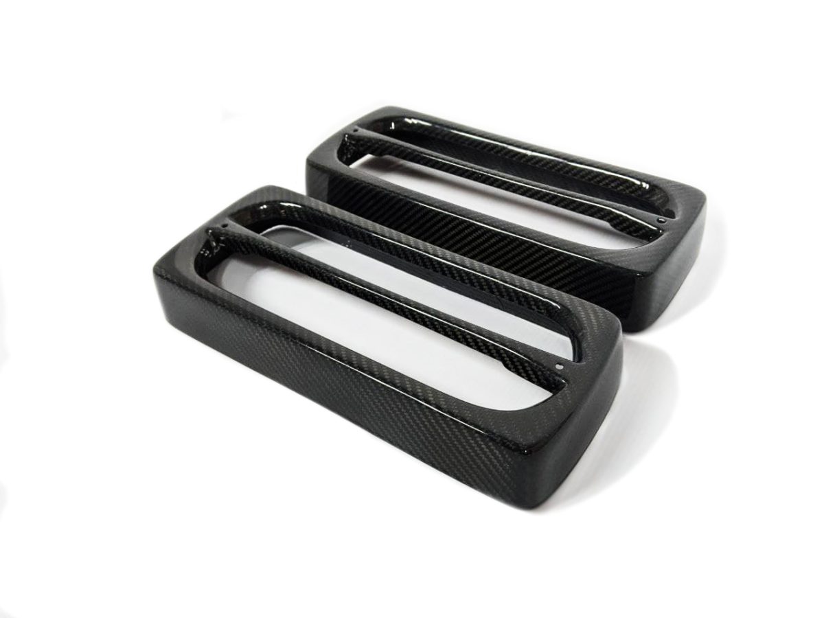 Carbon Fiber Rear Tail Light Frame Covers for Mercedes-Benz W463 4×4 6×6  - Image 3