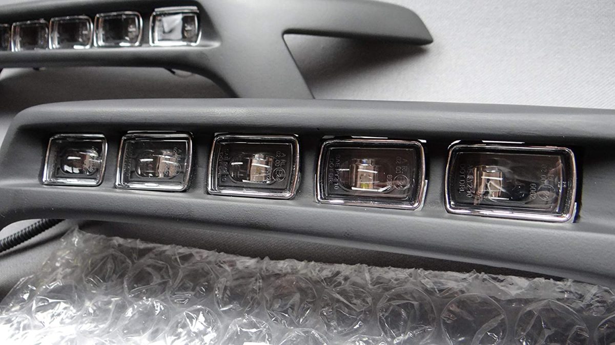 Fiberglass Front Small Lip Spoiler with LED Lights for Mercedes-Benz G-Class W463 4×4 / 6×6  - Image 2