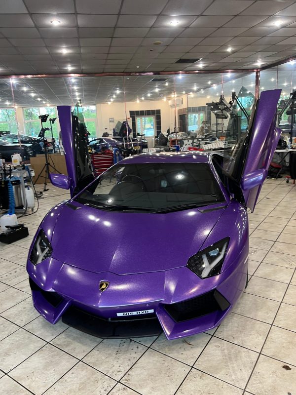 Lamborghini Aventador (12)