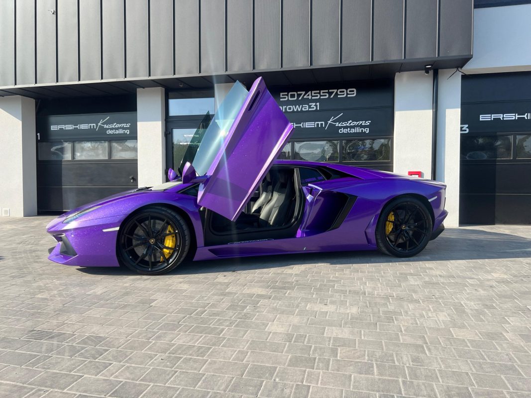 Lamborghini Aventador (22)