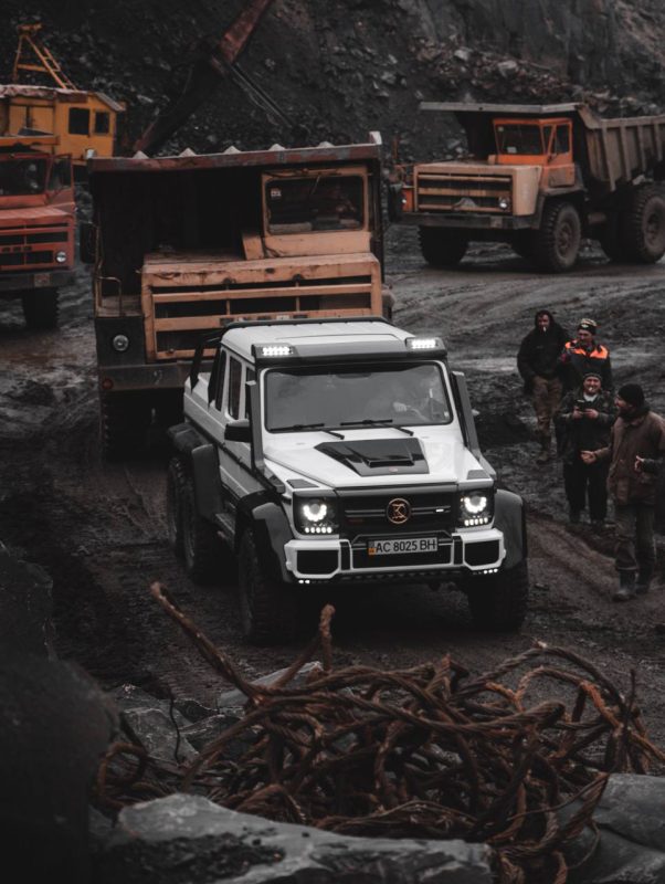 Mercedes Benz W463 6x6 White 2001 G500 (14)