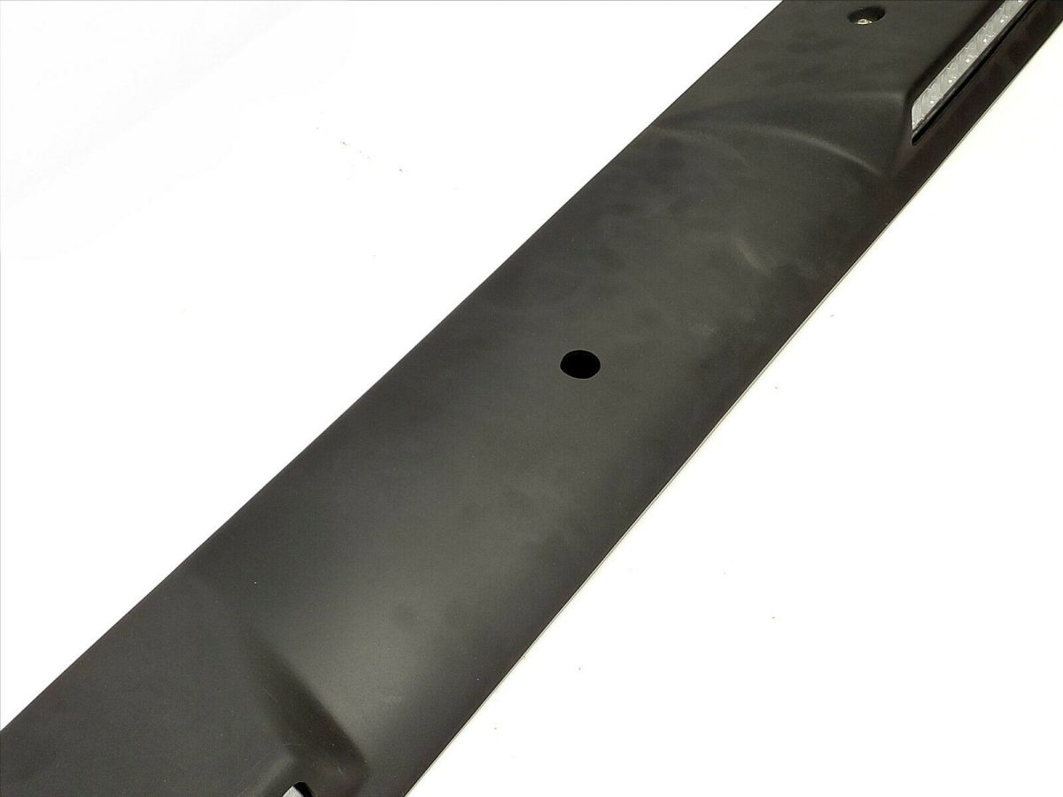 Fiberglass Front Small Roof Spoiler with LED Lights for Mercedes-Benz G-Class W463 4×4 6×6  - Image 4