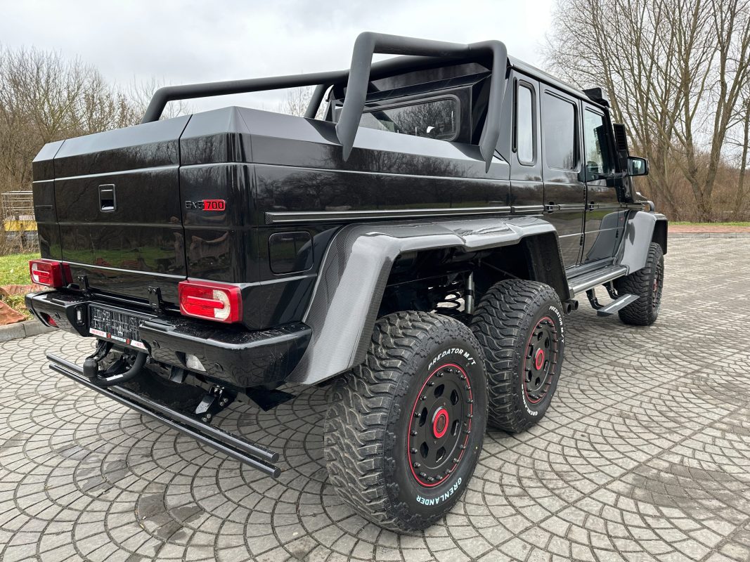 Mercedes benz W463 6x6 G63 g-class (1)