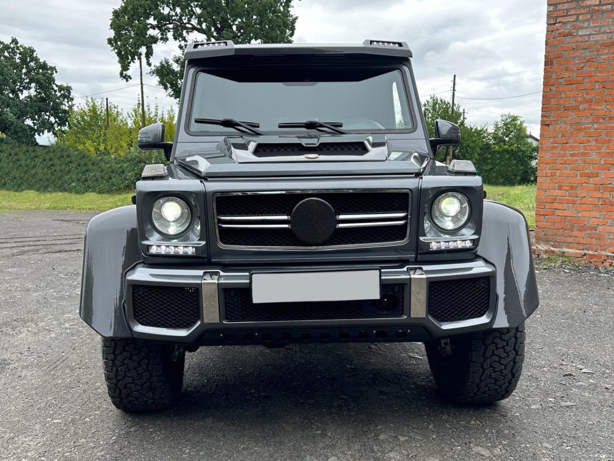 Mercedes G-Class W463 6×6 hood scoop in W463A style made from carbon fiber