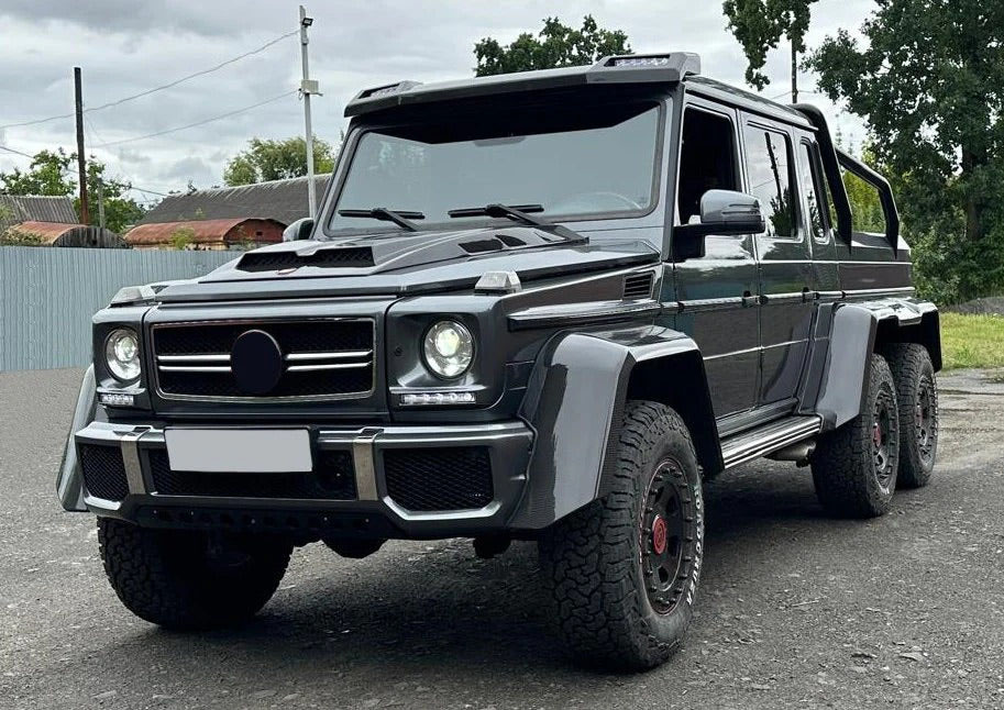 W463 6x6 Conversion Kit conversion front three-quarter view