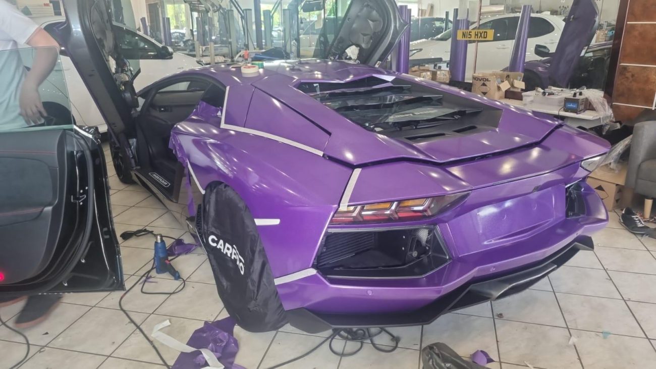 Lamborghini Aventador (2)