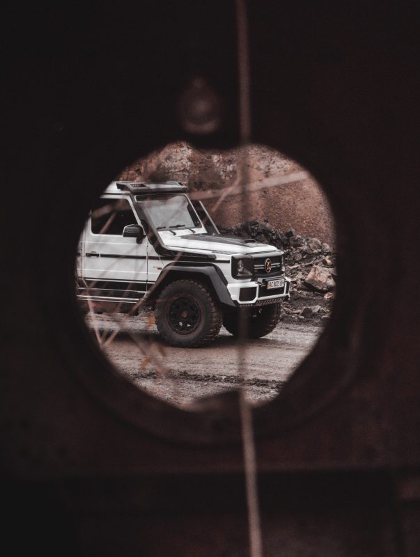 Mercedes Benz W463 6x6 White 2001 G500 (2)